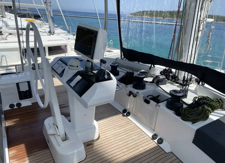 S/Y Lagoon 52F Naka