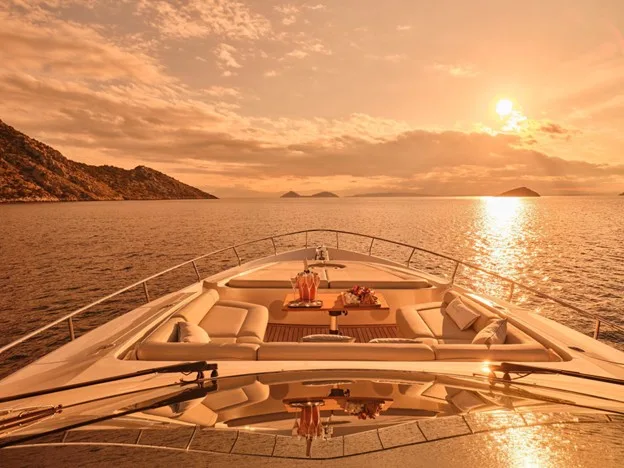 Sailing holiday, sailing vacation